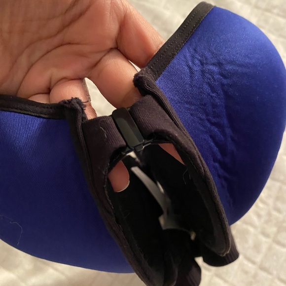 Victoria’s Secret Sports Bra 34DD - Picture 5 of 7